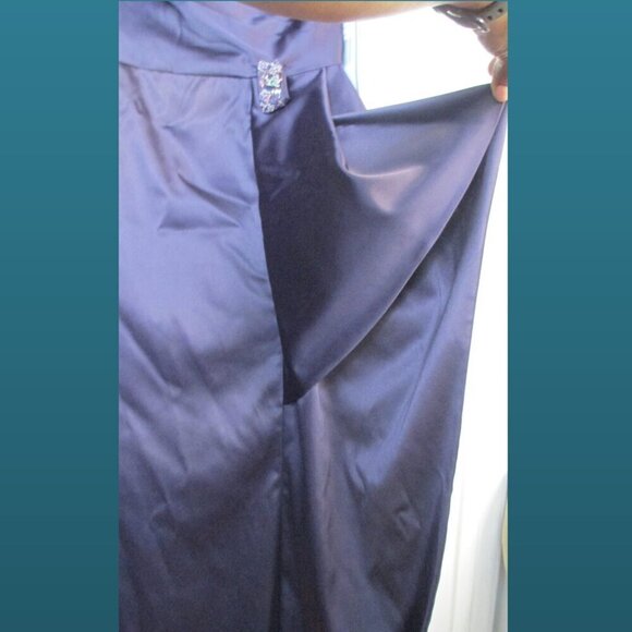 Patra Gown Women's Draped Full-Length Gown 10 Purple Back Zipper Closure + - Picture 9 of 10